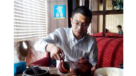 高川--湖南农大动物营养硕士
现任：饲料手艺司理，进入资源各人庭，获得许多先生的资助，也越发清晰了自己的位置和偏向。以前人生的种种履历，在此时才发明它的价值。